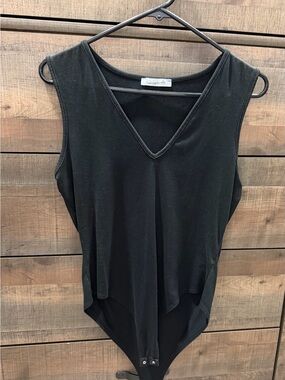 Sleeveless V-Neck Black Bodysuit